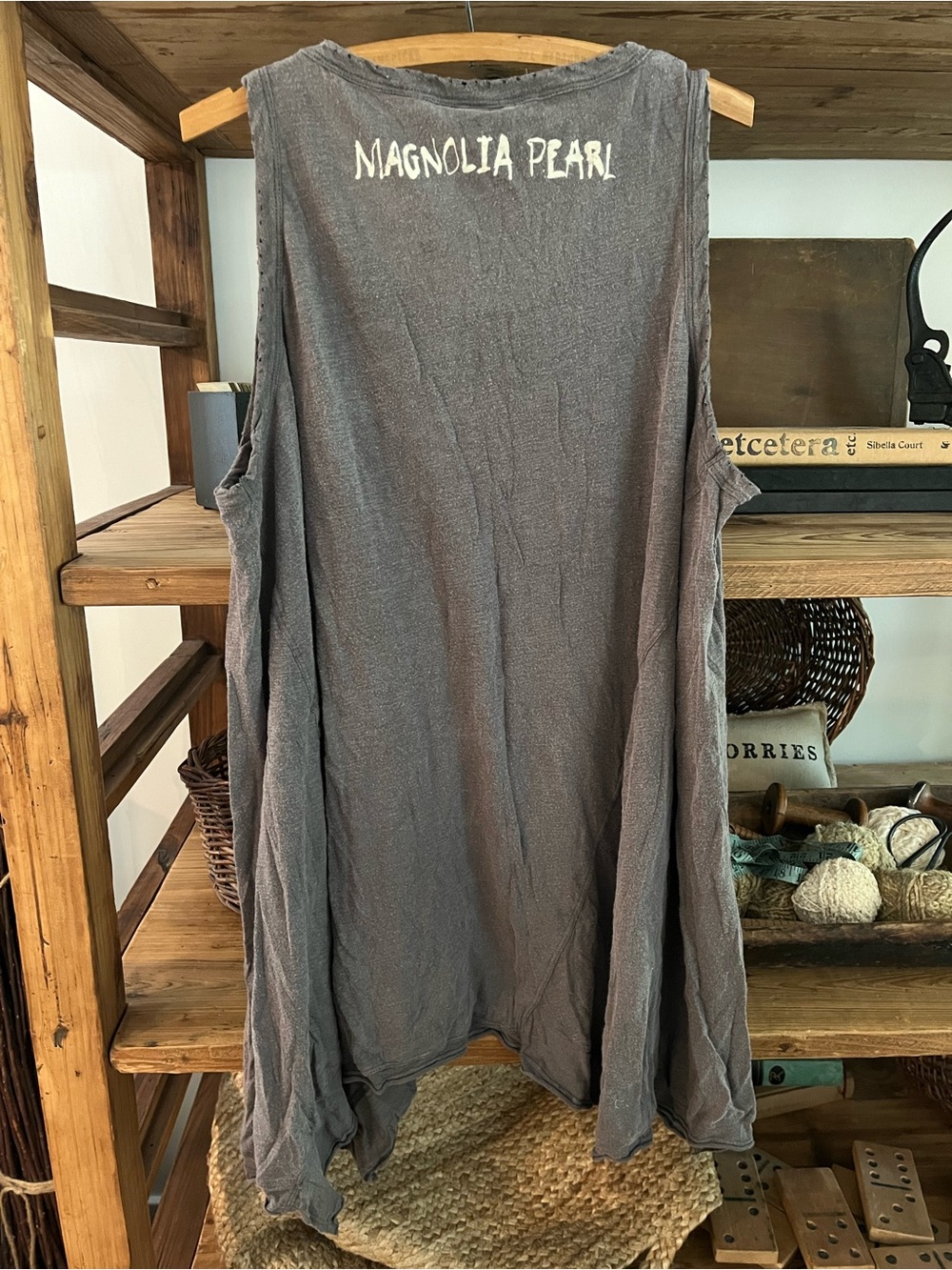 ♥️ Magnolia Pearl Paz Tank - Picture 3 of 12